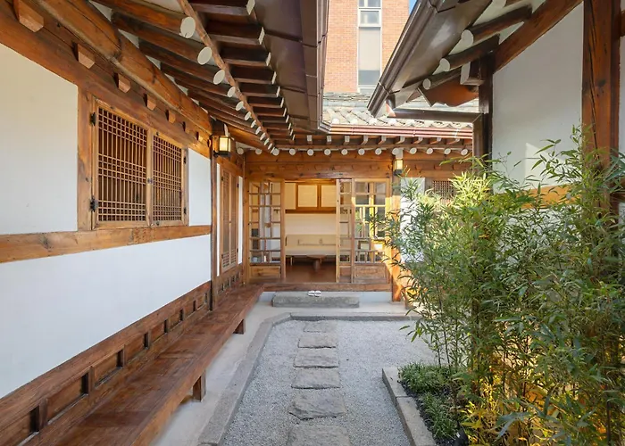 Full Moon Hanok - Premium , Open Sale * 首爾